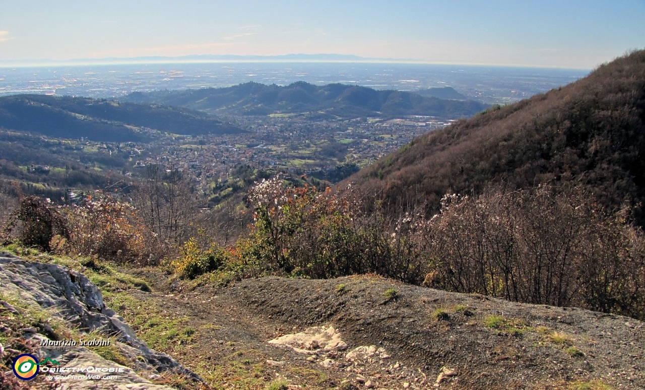 21 Panorama sui Colli di Bergamo....JPG